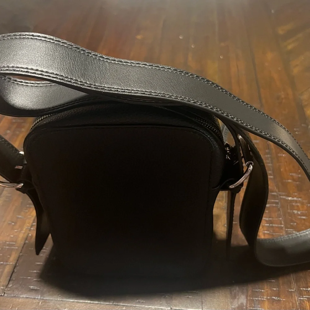 Marc Jacobs Authentic Calfskin Signet Stitched Black Crossbody Bag